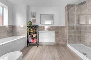 Photo-19-Bedroom-1-Ensuite- click for photo gallery